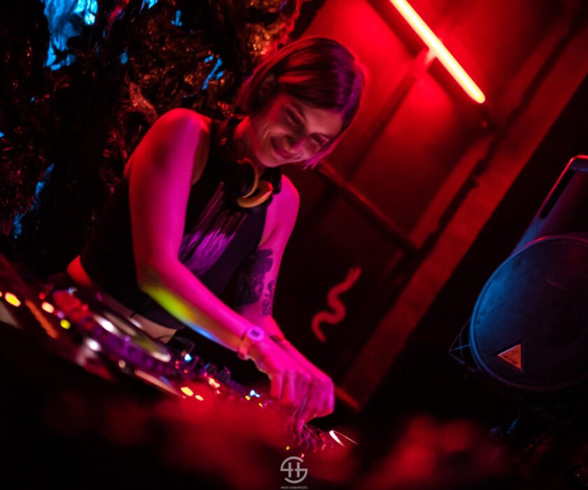 Babilonska 2023 09 hybrid-10 – please tag @samarheidi