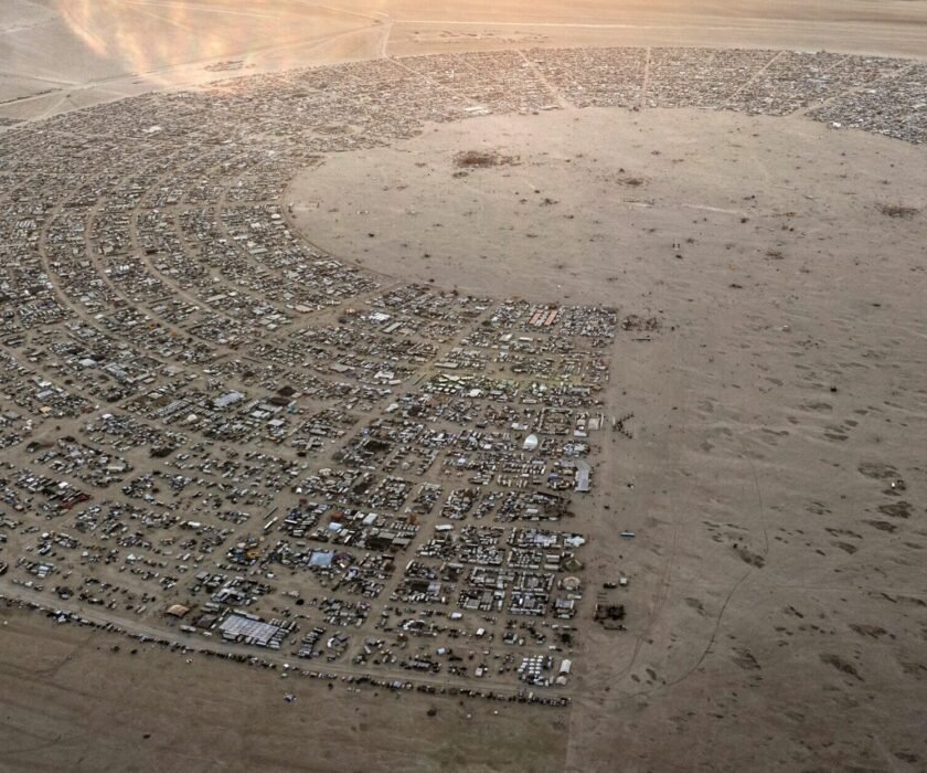 jeremy-bishop–5AVCxe6HYM-unsplash