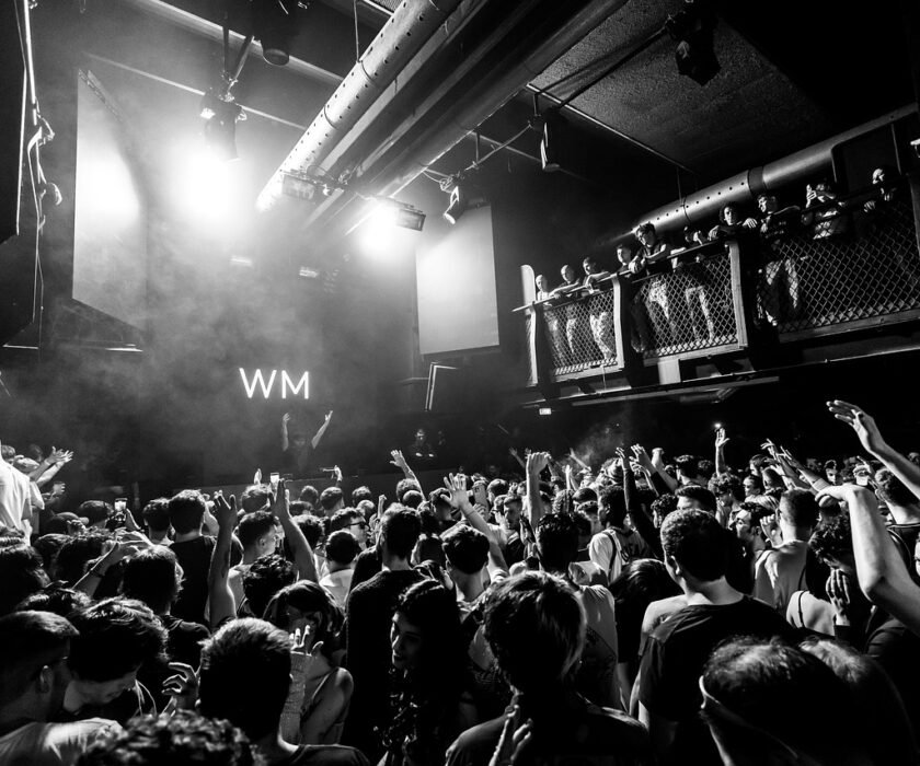 crowd-7896788_1280 (1)