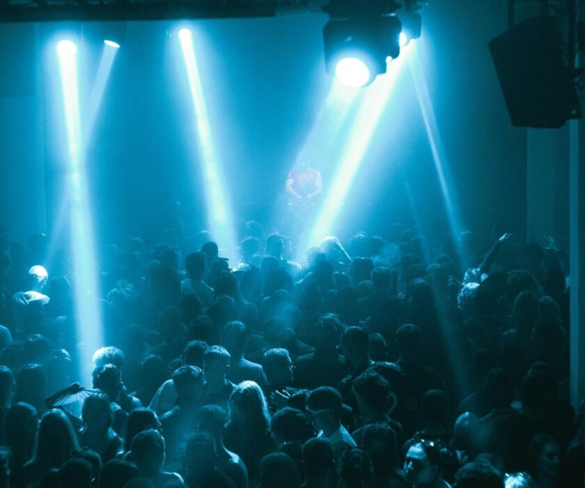 laszlo-barta-xoUfiv_uC1I-unsplash