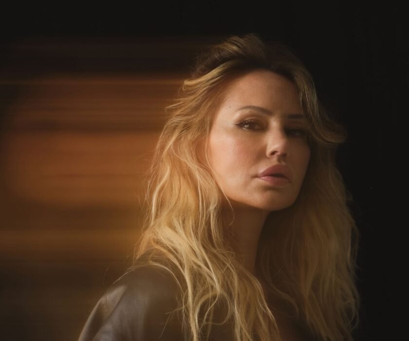 deborah-de-luca-cover