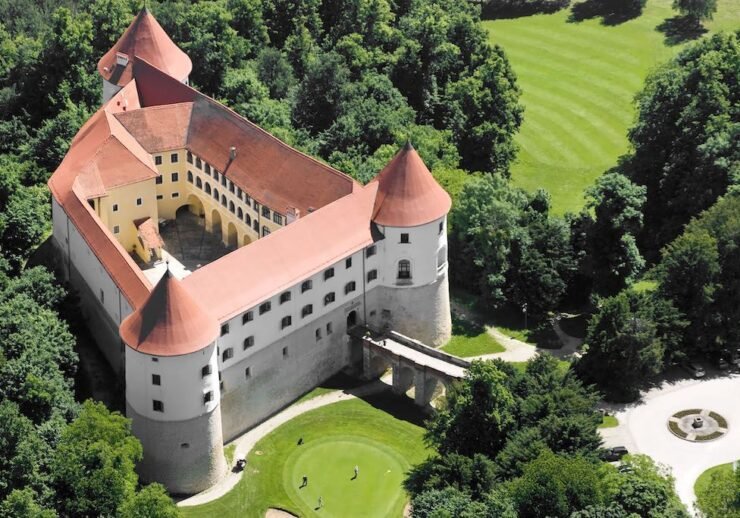 Mokrice Castle 30