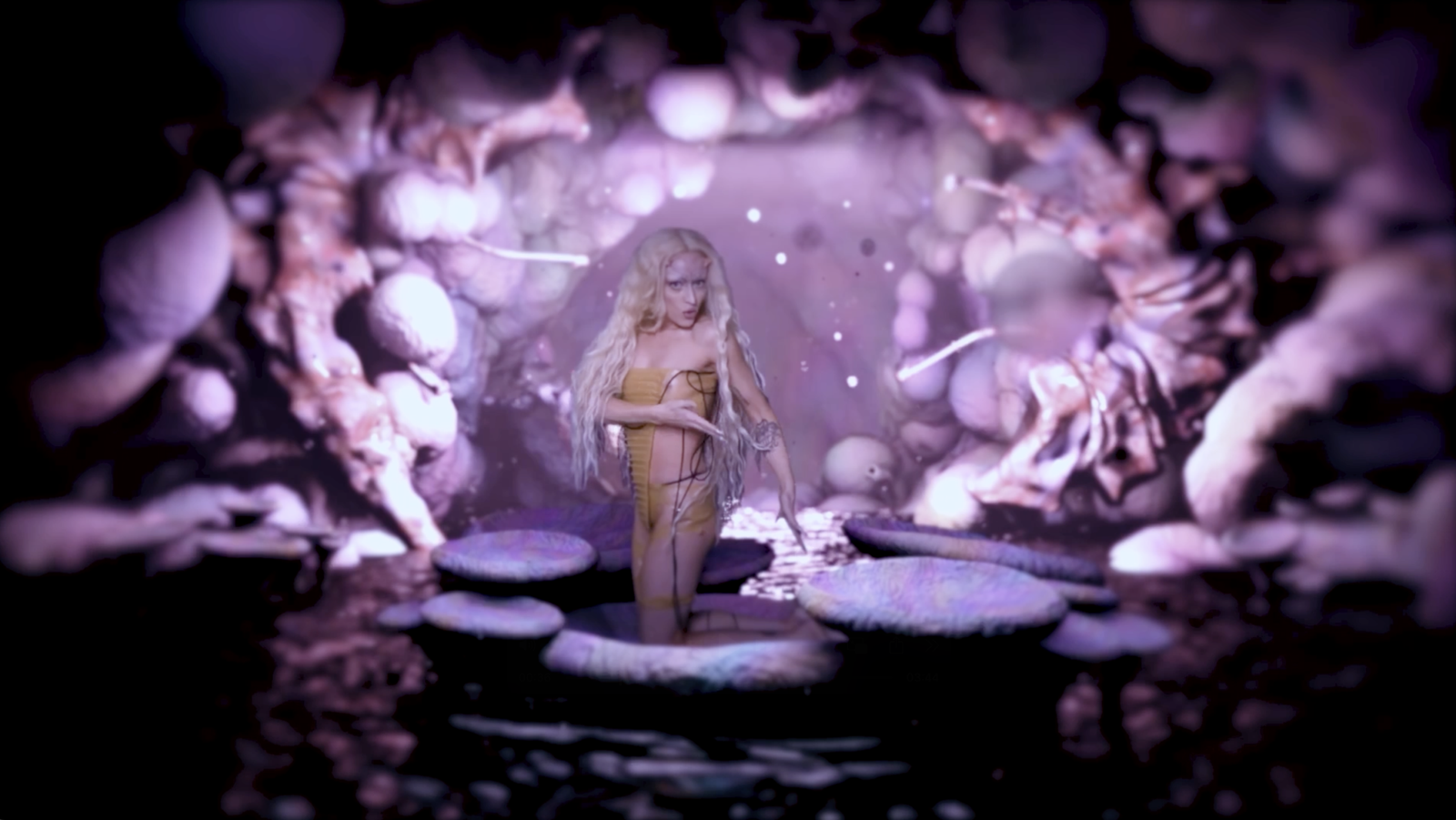 Mami Voguer Still 1